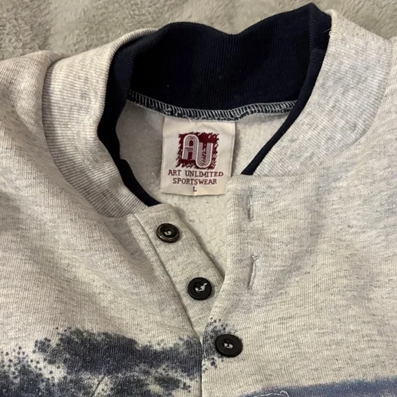 Gray Sweatshirt with Fishing Scene - Picture 4 of 8